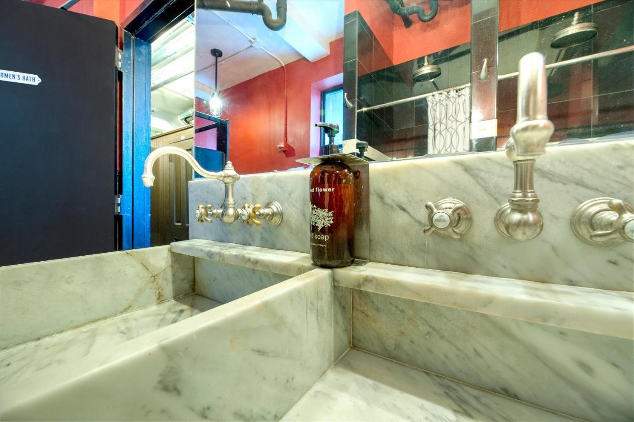 The Bowery House Hostel New York Bagian luar foto
